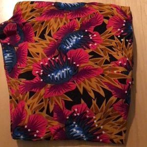 Lularoe TC leggings black pink blue floral